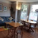 Acorn Guest House